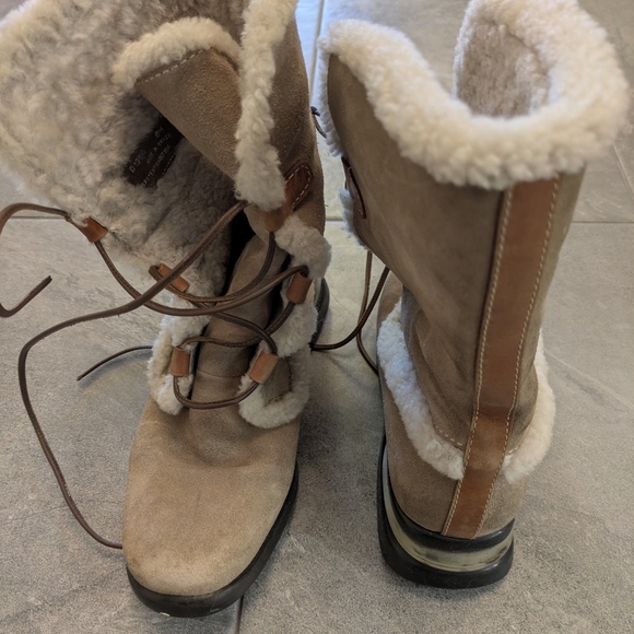 Cole Haan Nike Air Beige suede leather faux fur boots with laces - Picture 4 of 7